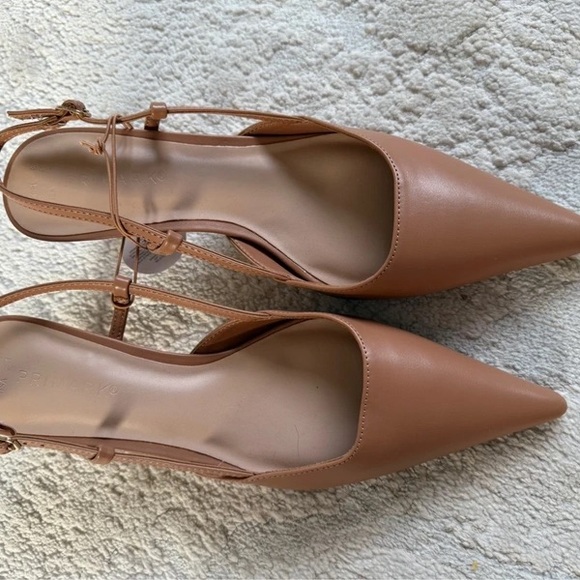 Elegant Tan Leather Slingback Heels - Picture 2 of 2